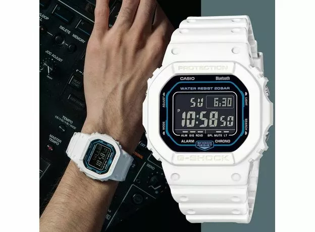CASIO DW-B5600SF-7ER, Вариации товара: Белый, фото 6 | Интернет-магазин оригинальных часов и аксессуаров