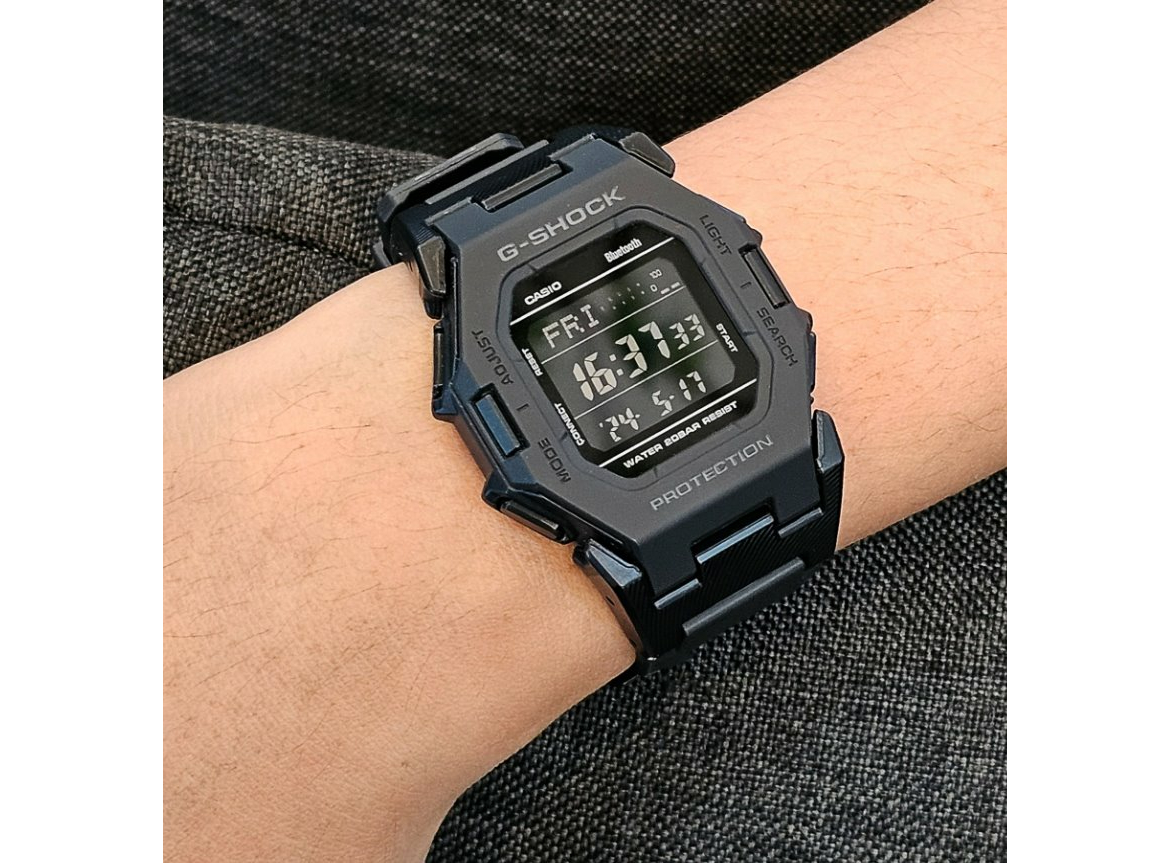 Мужские часы CASIO GD-B500-1ER Bluetooth - купить по цене
