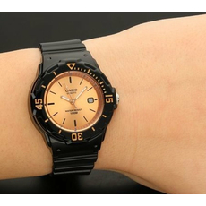 CASIO LRW-200H-9E2VEF, Варіант кольору: Чорний/Бронзовий, фото 2 | Интернет-магазин оригинальных часов и аксессуаров