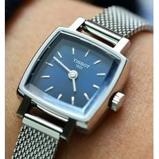 TISSOT T058.109.11.041.00 LOVELY SQUARE, фото 6 | Интернет-магазин оригинальных часов и аксессуаров