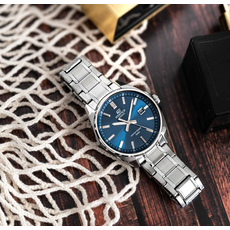 CASIO EFV-150D-2AVUEF, Вариации товара: Стальной/Синий, фото 3 | Интернет-магазин оригинальных часов и аксессуаров