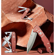 Складной нож Victorinox Vx06221.L25 (Vx0.6221.L25) LIMITED EDITION, фото 3 | Интернет-магазин оригинальных часов и аксессуаров