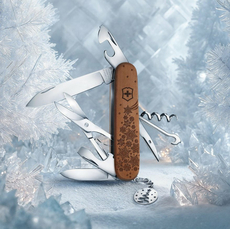 Складной нож Victorinox Climber WOOD Winter Magic Vx13701.63E1 (1.3701.63E1), фото 2 | Интернет-магазин оригинальных часов и аксессуаров