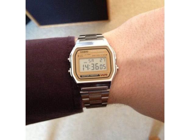 CASIO A158WEA-9EF, Вариации товара: Стальной/Желтый, фото 4 | Интернет-магазин оригинальных часов и аксессуаров