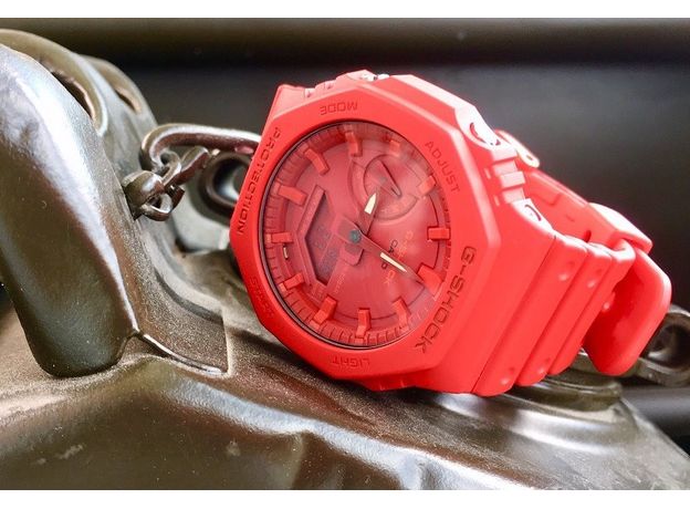 CASIO GA-2100-4AER, Вариации товара: Красный, фото 2 | Интернет-магазин оригинальных часов и аксессуаров