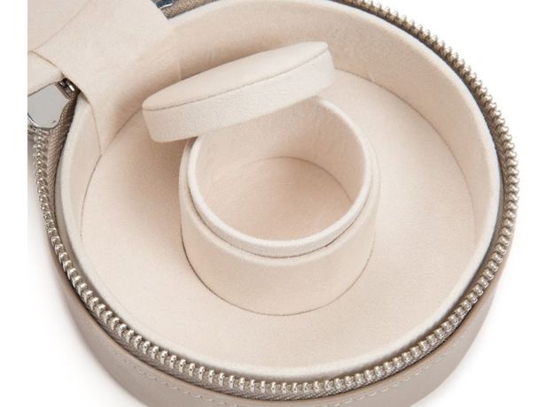 Шкатулка WOLF 392321 Sophia Round Mini Travel Zip Case Mink, фото 3 | Интернет-магазин оригинальных часов и аксессуаров