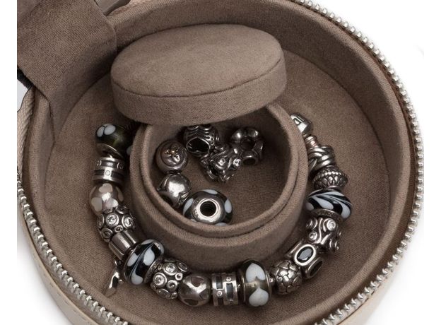 Шкатулка WOLF 392353 Sophia Round Mini Travel Zip Case Ivory, фото 3 | Интернет-магазин оригинальных часов и аксессуаров