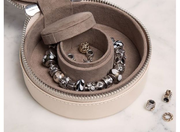 Шкатулка WOLF 392353 Sophia Round Mini Travel Zip Case Ivory, фото 2 | Интернет-магазин оригинальных часов и аксессуаров