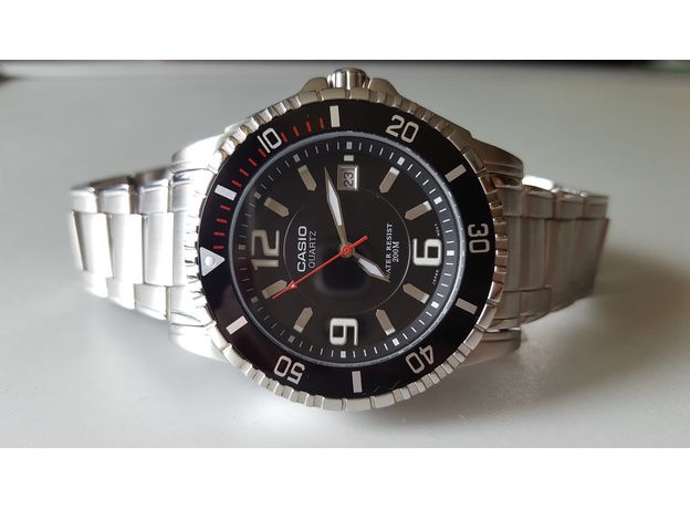 CASIO MTD-1053D-1AVES, Вариации товара: Стальной/Черный, фото 3 | Интернет-магазин оригинальных часов и аксессуаров