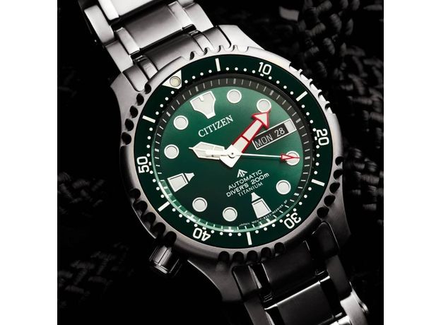 CITIZEN NY0100-50XE PROMASTER DIVER TITANIUM, Варіант кольору: Зелений, фото 3 | Интернет-магазин оригинальных часов и аксессуаров