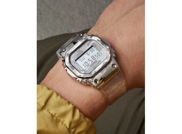 CASIO GM-5600SCM-1ER, Вариации товара: Прозрачный/Серый, фото 3 | Интернет-магазин оригинальных часов и аксессуаров