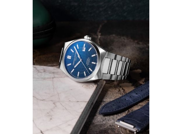 Frederique Constant FC-303N4NH6B Highlife Automatic COSC, фото 6 | Интернет-магазин оригинальных часов и аксессуаров