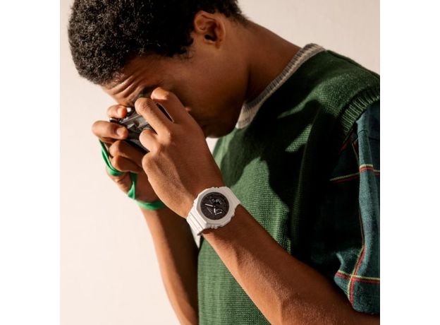 CASIO GA-2100-7AER, Вариации товара: Белый/Черный, фото 3 | Интернет-магазин оригинальных часов и аксессуаров