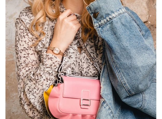 TISSOT T058.109.33.456.00 LOVELY SQUARE, фото 2 | Интернет-магазин оригинальных часов и аксессуаров