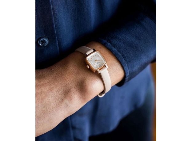 TISSOT T058.109.36.031.00 LOVELY SQUARE, фото 6 | Интернет-магазин оригинальных часов и аксессуаров