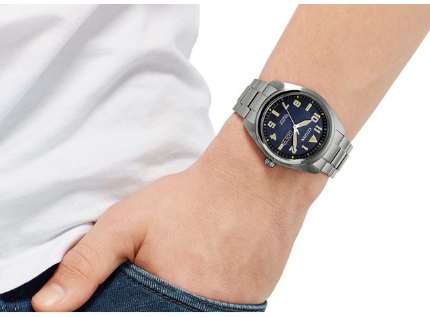 CITIZEN BM8560-88LE, Варіант кольору: Сталевий/Синій, фото 2 | Интернет-магазин оригинальных часов и аксессуаров