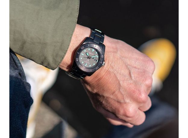 SEIKO SNE587P1 PROSPEX SOLAR THE BLACK SERIES LIMITED EDITION, фото 6 | Интернет-магазин оригинальных часов и аксессуаров