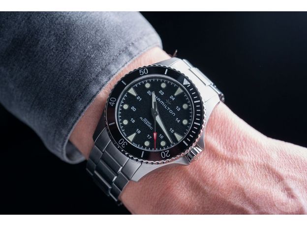 Hamilton H82515130 KHAKI NAVY SCUBA AUTO, фото 7 | Интернет-магазин оригинальных часов и аксессуаров