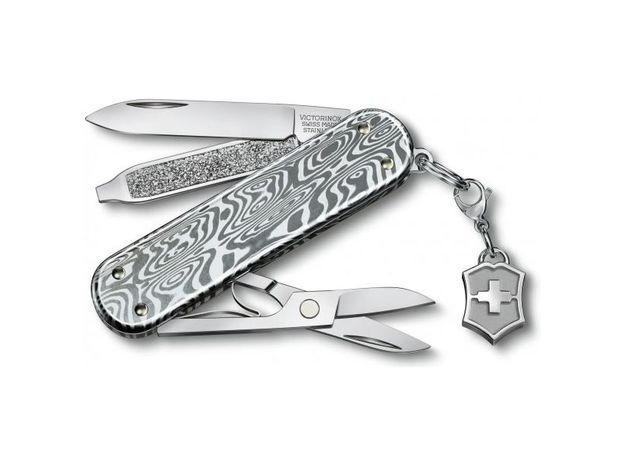 Складной нож Victorinox Vx06221.34 (0.6221.34) CLASSIC BRILLIANT DAMAST, фото 2 | Интернет-магазин оригинальных часов и аксессуаров