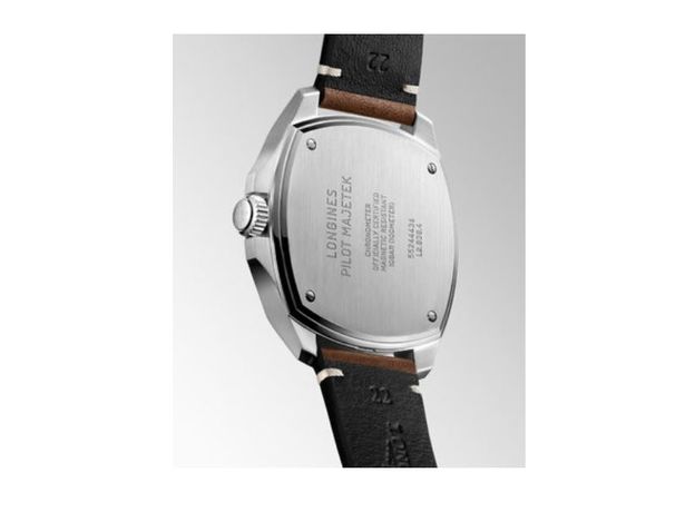 Longines L2.838.4.53.9 PILOT MAJETEK BOX EDITION, фото 4 | Интернет-магазин оригинальных часов и аксессуаров