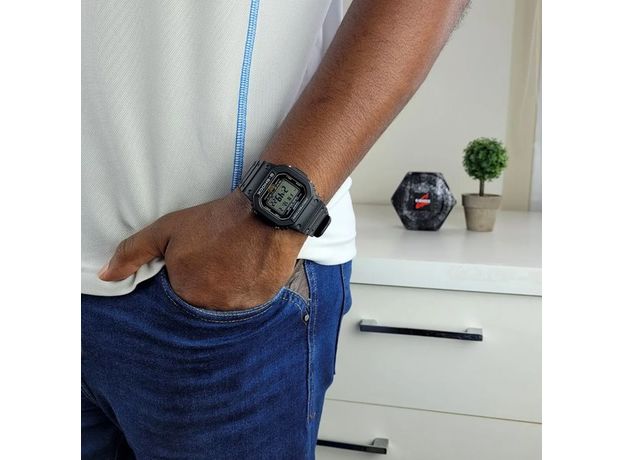 CASIO DW-5600UE-1ER, Вариации товара: Темный/Черный, фото 6 | Интернет-магазин оригинальных часов и аксессуаров