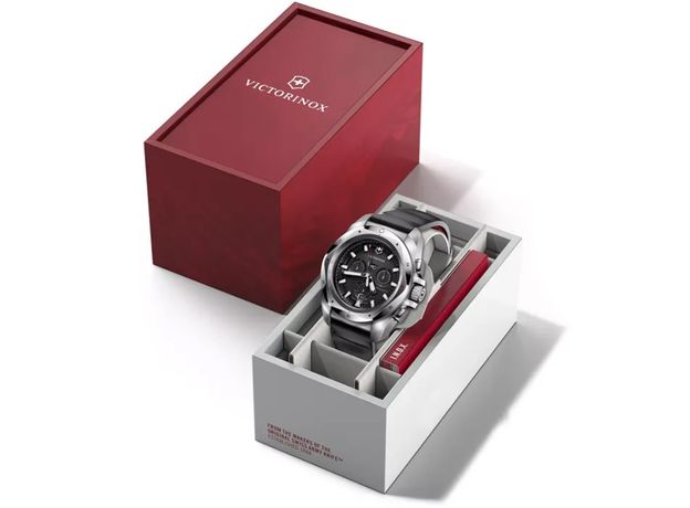 Victorinox Swiss Army VX-V241983 I.N.O.X. Chrono, фото 8 | Интернет-магазин оригинальных часов и аксессуаров