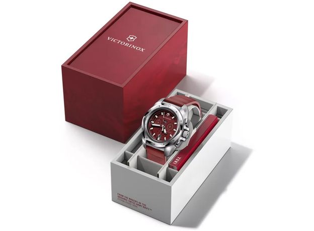 Victorinox Swiss Army VX-V241986 I.N.O.X. Chrono, фото 8 | Интернет-магазин оригинальных часов и аксессуаров