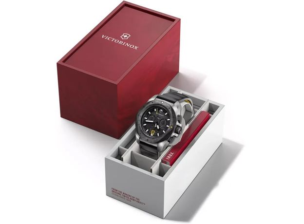 Victorinox Swiss Army VX-V242011 I.N.O.X. Chrono, фото 8 | Интернет-магазин оригинальных часов и аксессуаров