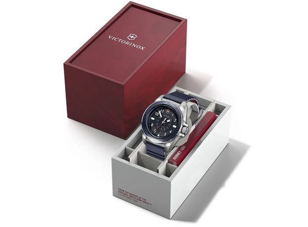 Victorinox Swiss Army VX-V241975 JOURNEY 1884 43мм, фото 11 | Интернет-магазин оригинальных часов и аксессуаров