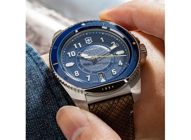 Victorinox Swiss Army VX-V241980.1 JOURNEY 1884 Automatic 43мм, фото 4 | Интернет-магазин оригинальных часов и аксессуаров
