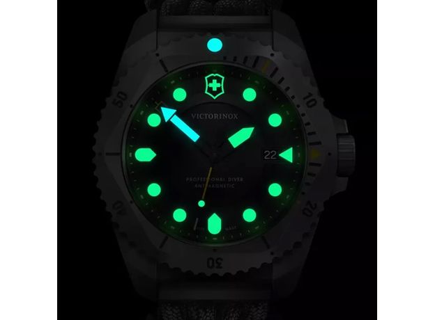 Victorinox Swiss Army VX-V241993.1 DIVE PRO 43мм, фото 4 | Интернет-магазин оригинальных часов и аксессуаров