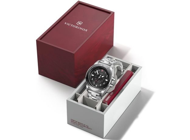 Victorinox Swiss Army VX-V242009 JOURNEY 1884 43мм, фото 9 | Интернет-магазин оригинальных часов и аксессуаров