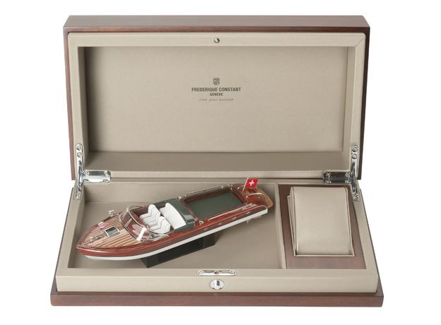 Frederique Constant FC-303RMLN5B6 Runabout Automatic Limited Edition, фото 8 | Интернет-магазин оригинальных часов и аксессуаров