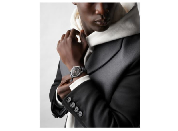 Longines L1.648.4.62.2 Conquest Heritage Central Power Reserve, фото 8 | Интернет-магазин оригинальных часов и аксессуаров