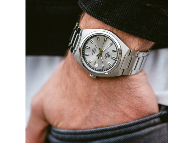 CASIO EFB-109D-7AVEF EDIFICE, фото 3 | Интернет-магазин оригинальных часов и аксессуаров