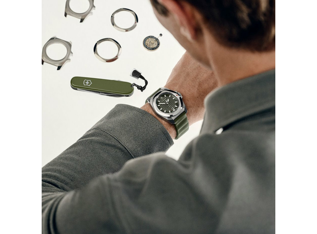 Victorinox Swiss Army VX-V242017.1 I.N.O.X. Automatic, фото 2 | Интернет-магазин оригинальных часов и аксессуаров