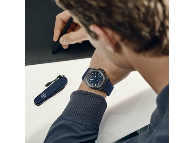 Victorinox Swiss Army VX-V242022.1 I.N.O.X. Automatic, фото 2 | Интернет-магазин оригинальных часов и аксессуаров