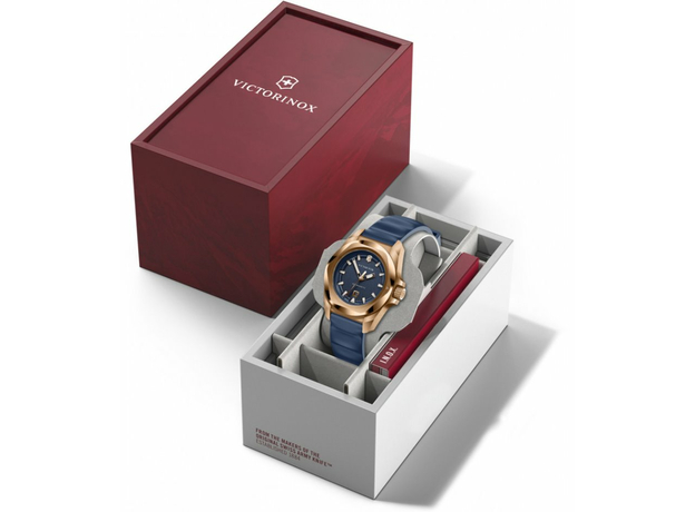 Victorinox Swiss Army V242035 I.N.O.X. Small, фото 7 | Интернет-магазин оригинальных часов и аксессуаров
