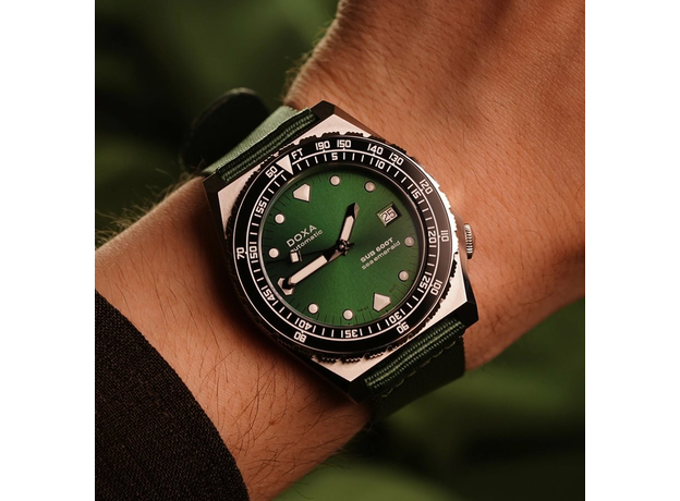 DOXA 861.10.131.26-N SUB 600T SEA EMERALD SUNRAY, фото 5 | Интернет-магазин оригинальных часов и аксессуаров