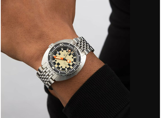 DOXA 785.10.031.10 ARMY BLACK CERAMIC BEZEL, фото 12 | Интернет-магазин оригинальных часов и аксессуаров