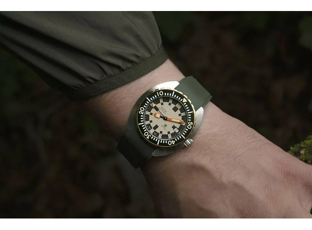 DOXA 785.60.031.26 ARMY HUNTER GREEN BRONZE BEZEL, фото 5 | Интернет-магазин оригинальных часов и аксессуаров