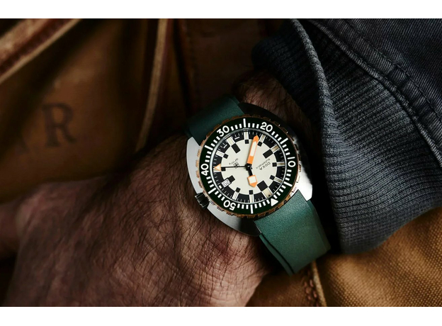 DOXA 785.60.031.26 ARMY HUNTER GREEN BRONZE BEZEL, фото 6 | Интернет-магазин оригинальных часов и аксессуаров