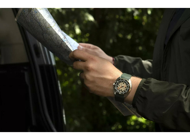 DOXA 785.60.031.26 ARMY HUNTER GREEN BRONZE BEZEL, фото 9 | Интернет-магазин оригинальных часов и аксессуаров