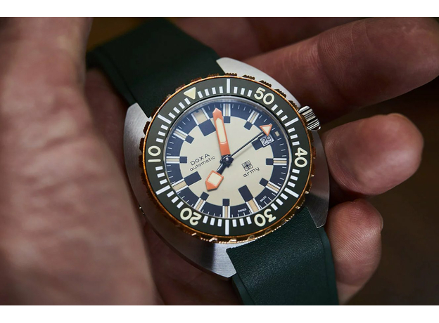 DOXA 785.60.031.26 ARMY HUNTER GREEN BRONZE BEZEL, фото 10 | Интернет-магазин оригинальных часов и аксессуаров