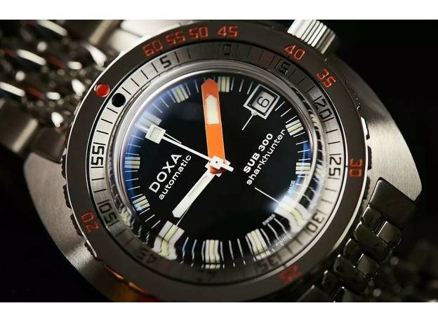 DOXA 821.10.101.10 SUB 300 SHARKHUNTER COSC CERTIFIED CHRONOMETER, фото 8 | Интернет-магазин оригинальных часов и аксессуаров