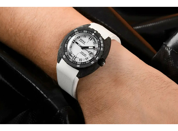 DOXA 822.70.011.23 SUB 300 CARBON WHITEPEARL COSC CERTIFIED CHRONOMETER, фото 6 | Интернет-магазин оригинальных часов и аксессуаров