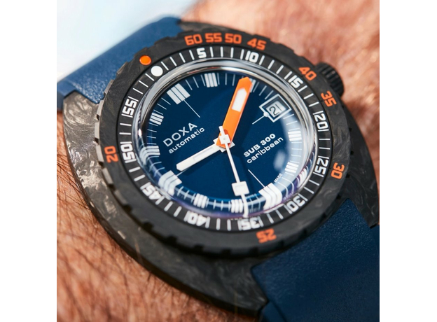 DOXA 822.70.201.32 SUB 300 CARBON CARIBBEAN COSC CERTIFIED CHRONOMETER, фото 9 | Интернет-магазин оригинальных часов и аксессуаров