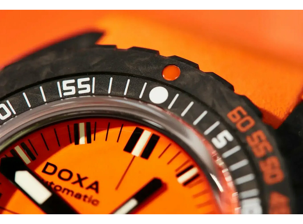 DOXA 822.70.351.21 SUB 300 CARBON PROFESSIONAL COSC CERTIFIED CHRONOMETER, фото 6 | Интернет-магазин оригинальных часов и аксессуаров