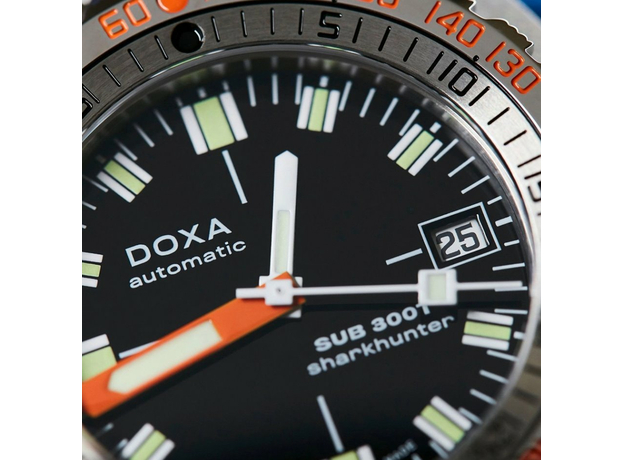 DOXA 840.10.101.10 SUB 300T SHARKHUNTER, фото 4 | Интернет-магазин оригинальных часов и аксессуаров