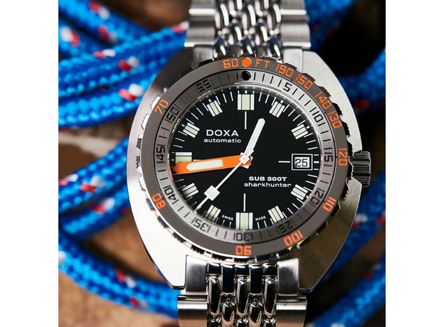 DOXA 840.10.101.10 SUB 300T SHARKHUNTER, фото 5 | Интернет-магазин оригинальных часов и аксессуаров